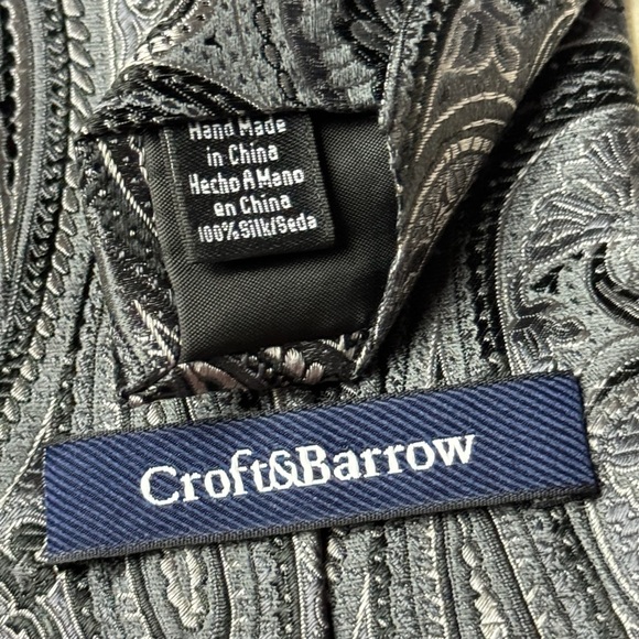 Croft & Barrow Black and Gray Paisley Tie - Picture 2 of 2